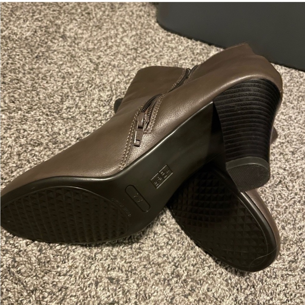 Boots - Picture 2 of 3